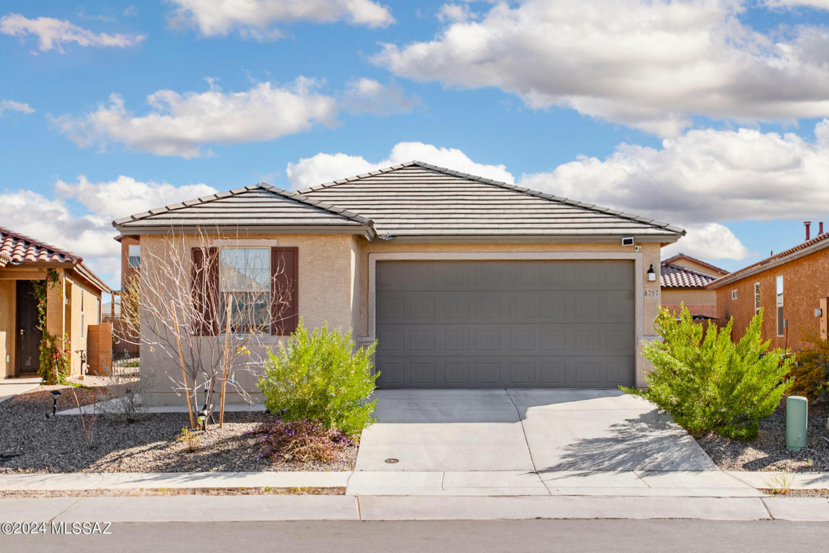 8757 E PEBBLE STONE LN, TUCSON, AZ 85730, photo 1 of 49