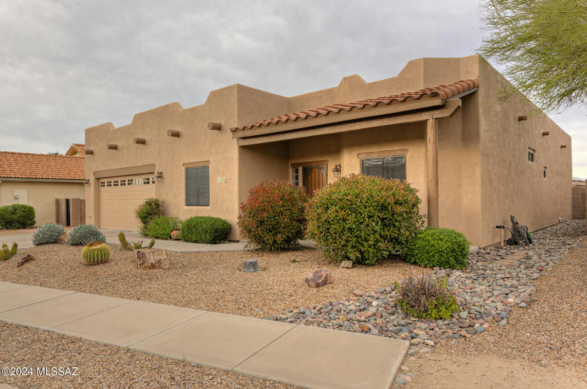 2312 N VUELTA ENTERA, GREEN VALLEY, AZ 85614, photo 1 of 33