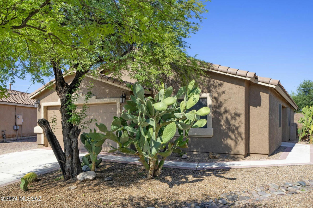 2266 W ROUNDWOOD PL, TUCSON, AZ 85745, photo 1 of 19