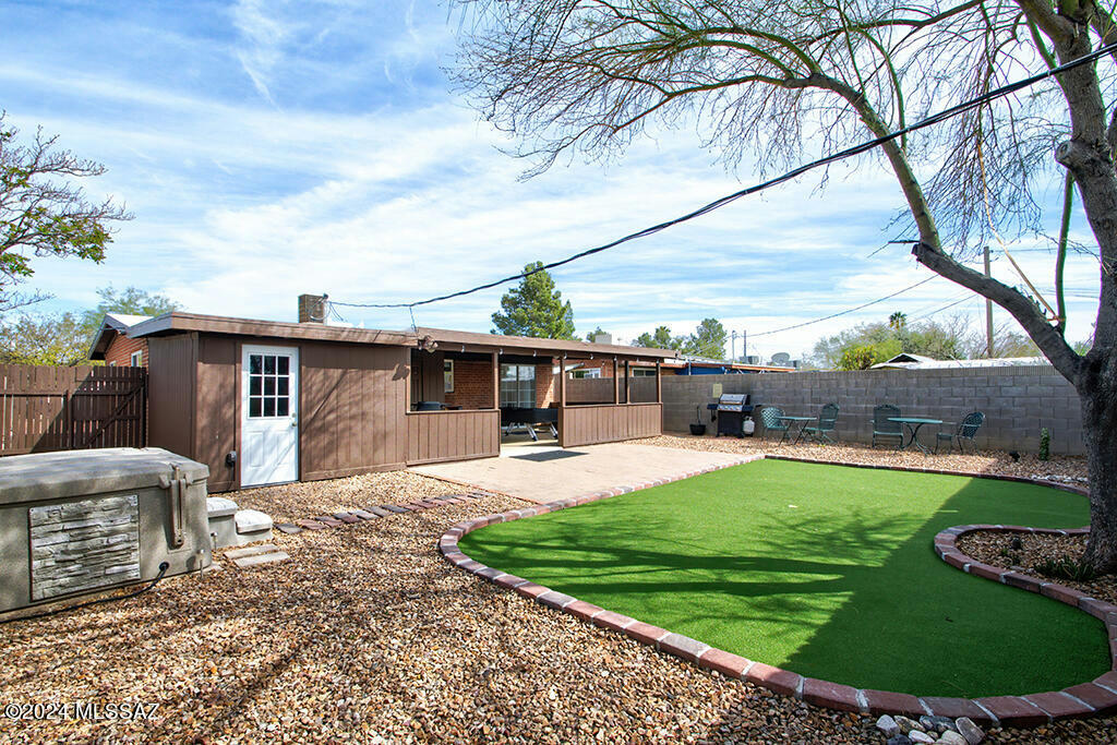 1909 N MADELYN AVE, TUCSON, AZ 85712, photo 1 of 31