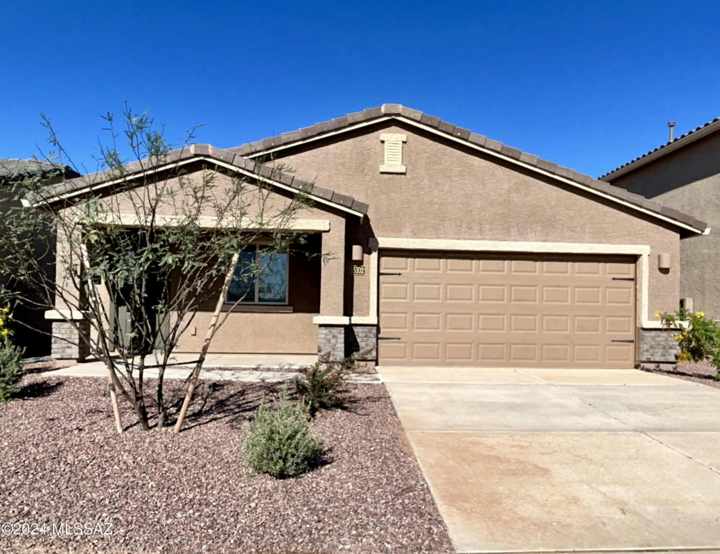 35102 S IRON JAW DR, RED ROCK, AZ 85145, photo 1 of 11