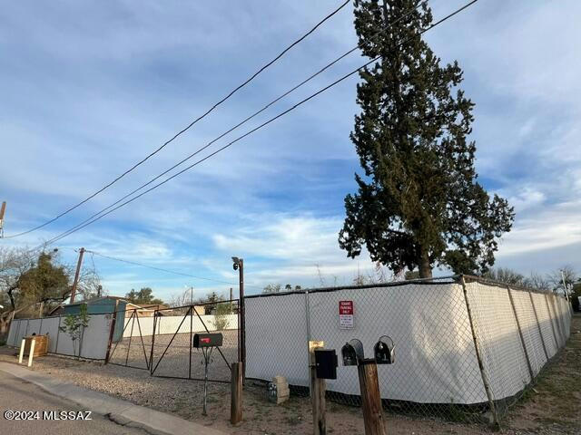 1337 W EL CAMINITO PL, TUCSON, AZ 85705, photo 1 of 6